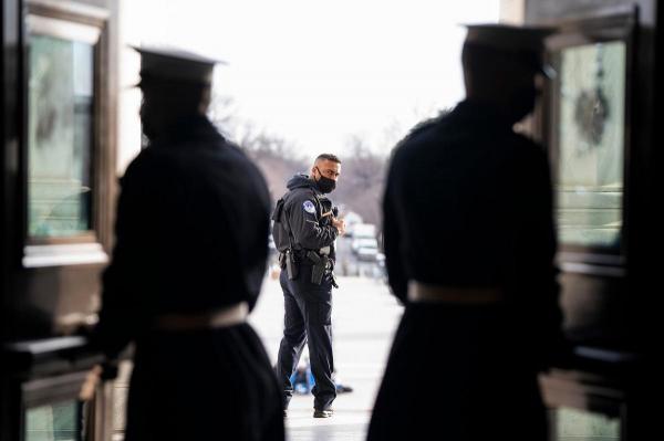 Lockdown la Capitoliul SUA, din cauza unei amenințări externe de securitate: "Intrarea sau ieşirea interzisă, stați departe de ferestre"