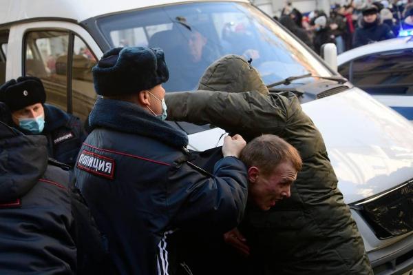 Zeci de persoane arestate la protestele pro-Navalnîi