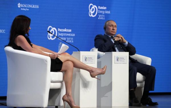Vladimir Putin, replică sexistă pentru o jurnalistă americană: Ești prea frumoasă ca să înțelegi ce spun. Reacția femeii