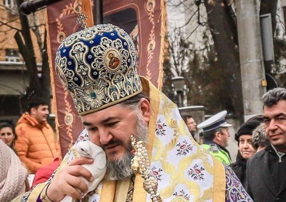 Episcopul de Giurgiu, declaraţie controversată: "Incendiile din spitale sunt o făcătură. Nu vă grăbiţi să vă vaccinaţi"