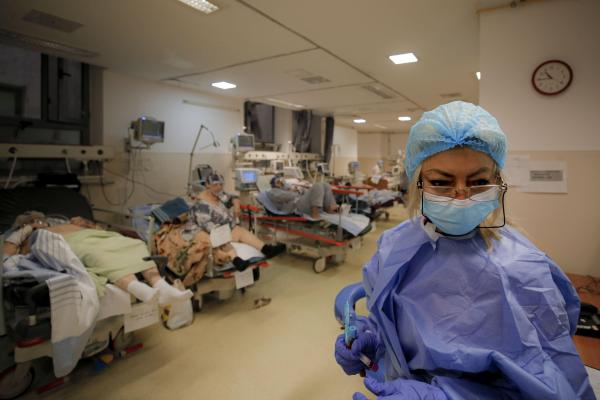 Bolnavii de la Spitalul Judeţean Timişoara s-au încălzit cu plăpumi şi pături, după ce orașul a rămas fără apă caldă și căldură
