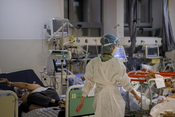 Dramele din spital văzute prin ochii unei infirmiere din Cluj: „Unele persoane îţi rămân în suflet. Cred că Dumnezeu ne dă putere”
