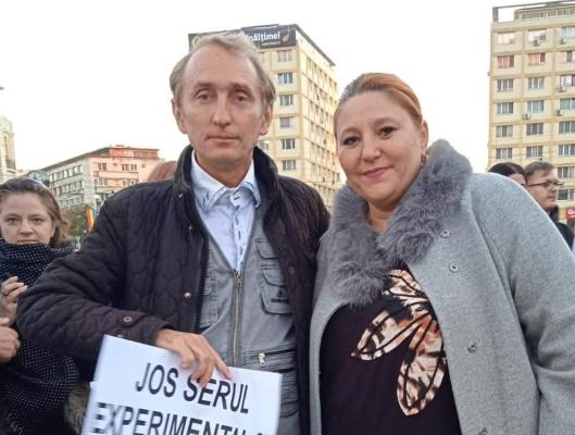 Un profesor antivaccinist din Iași a fost dat afară. Dascălul își amenința și jignea elevii: "Marș afară. Nu ai ce căuta, îți vorbesc cu marș pentru că așa vrea mușchiul meu"