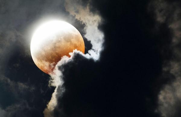 Eclipsa parţială de Lună, 19 noiembrie 2021
