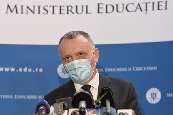 Sorin Cîmpeanu: Școlile vor funcționa cu prezență fizică în localitățile cu incidența sub 3 la mie, indiferent de vaccinarea în rândul personalului