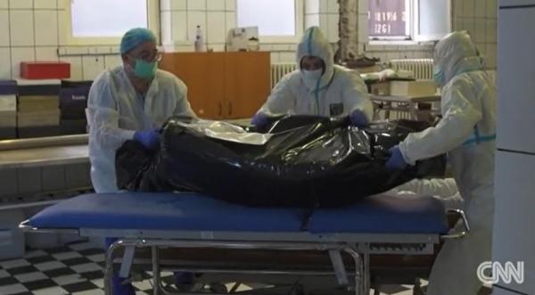 Reportaj CNN în România. ”Cadavrele se adună la ușa unei morgi, țara refuză vaccinarea. Medicii, exasperați de catastrofă”