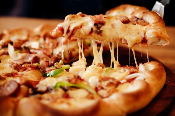 Cum a ajuns pizza cel mai iubit preparat din lume