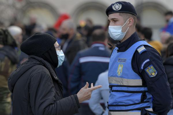 CNSU propune prelungirea stării de alertă în România pentru încă 30 de zile. Regulile rămân în vigoare: masca obligatorie peste tot şi circulaţia interzisă după 22.00, cu unele excepţii