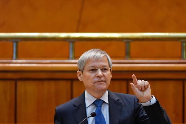 Dacian Cioloş a cerut în repetate rânduri demisia lui Florin Roman din funcţia de ministru al Digitalizării