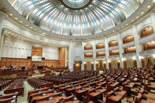 Parlamentul a adoptat bugetul pe anul 2022. USR va ataca legea la CCR