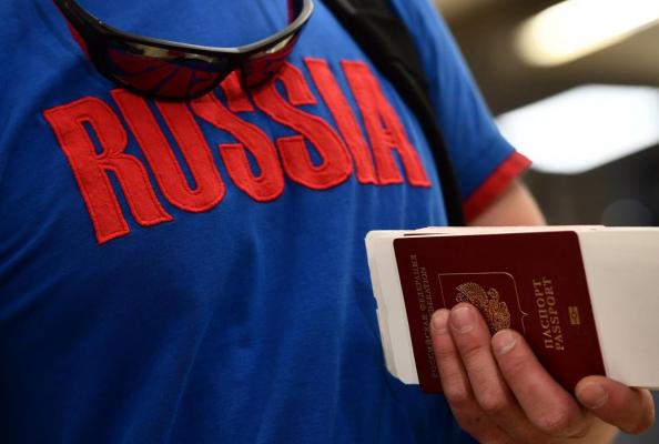 Analize obligatorii pentru străinii care intră în Rusia. Oamenilor li se vor lua inclusiv amprentele