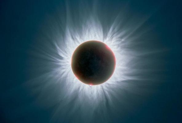 Eclipsă totală de Soare pe 4 decembrie 2021