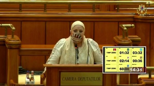 Diana Şoşoacă a devenit vedetă în presa din Italia: "Senator antivaccinare, cu masca lui Hannibal Lecter"