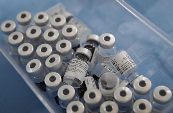 A noua tranșă de vaccin Pfizer BioNTech, aproape 200.000 de doze, ajunge azi în țară