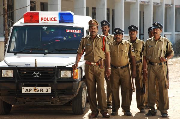 Patrulă de poliție, în India. Imagine ilustrativă