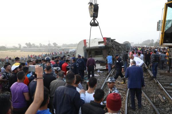 Dezastru feroviar în Egipt. 11 morţi, 100 de răniţi. Peste 55 de ambulanțe au fost trimise la faţa locului