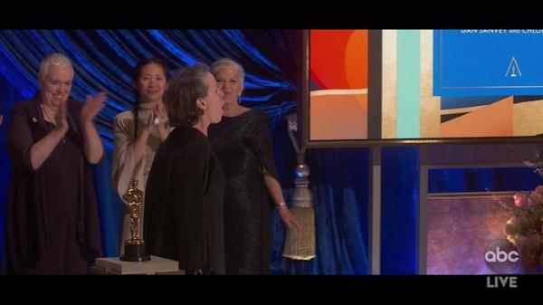 Cele mai importante momente de la Gala Oscarurilor 2021. Actrița Frances McDormand a urlat pe scenă ca un lup.