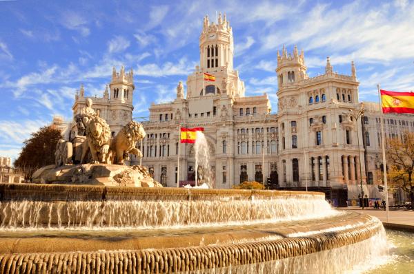 Faimoasa fântână Cibeles din Madrid, Spania. Imagine ilustrativă