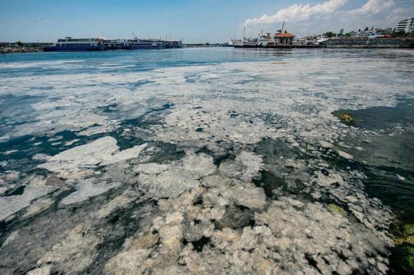 Poluare în Marea Marmara