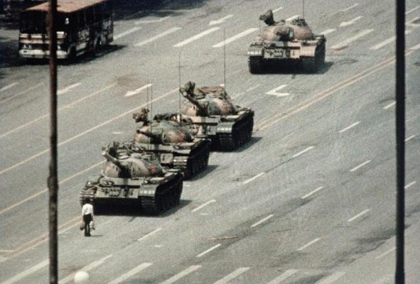 Microsoft a blocat imaginile cu „Omul Tanc” din Piața Tiananmen, la 32 de ani de la masacru. Explicația companiei