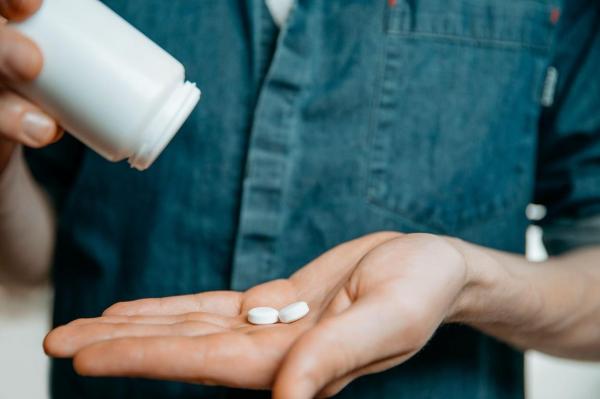 Studiu: Aspirina nu îmbunătăţeşte rata de supravieţuire a bolnavilor de Covid-19 spitalizaţi
