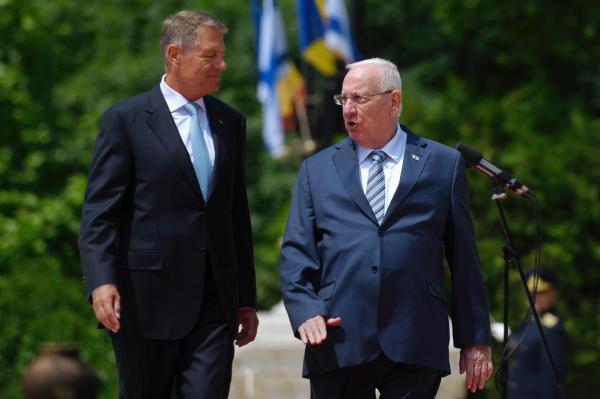 Președintele statului Israel, Reuven Rivlin, discută cu președintele României, Klaus Iohannis