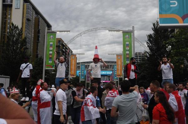 Fanii englezi îşi făceau mari speranţe în legătură cu finala Euro 2020