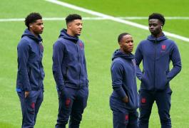 Rasiştii, interzişi pe stadioanele din Anglia după ce Rashford, Sancho şi Saka au fost atacaţi din cauza penaltiurilor ratate în finala Euro 2020
