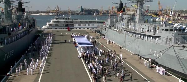 Ziua Marinei, spectacol pe mare şi pe uscat. Klaus Iohannis și Florin Cîțu participă la ceremoniile din portul militar Constanța