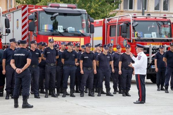 Pompierii care au participat la misiunile de stingere a incendiilor din Grecia, înaintaţi în grad