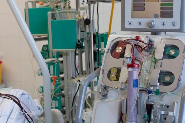 Un bărbat de 34 de ani cu Covid-19, care credea că oxigenul distruge alveolele pulmonare, a fost intubat din cauza stării severe de sănătate