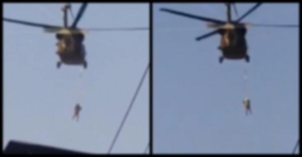 Bărbatul atârnat de elicopter s-a plimbat deasupra Kandaharului