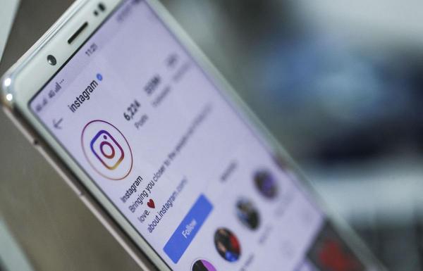 Utilizatorii Instagram întâmpină dificultăţi la accesarea aplicaţiei