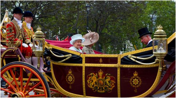 Regina Angliei va sărbători 70 de ani la tron