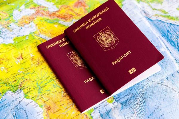 Cele mai puternice pașapoarte din lume în 2022. În câte destinații poți ajunge românii fără vize