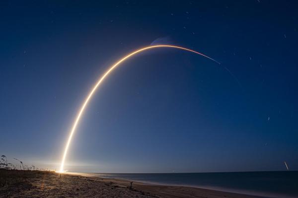 O rachetă SpaceX care "zboară haotic" este pe cale să lovească Luna. Când ar putea avea loc impactul