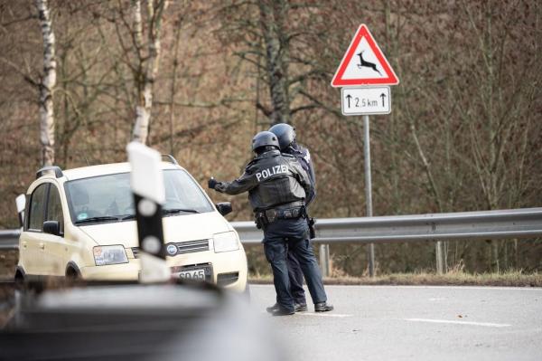 Doi poliţişti germani, ucişi în timpul unui control în trafic în vestul ţării. Cei doi nu foloseau o maşină cu însemnele poliţiei