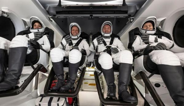 Patru astronauți s-au întors pe pâmânt după o misiune de șase luni. Echipa care i-a înlocuit a ajuns pe Stația Spațială Internațională în urmă cu o săptămână
