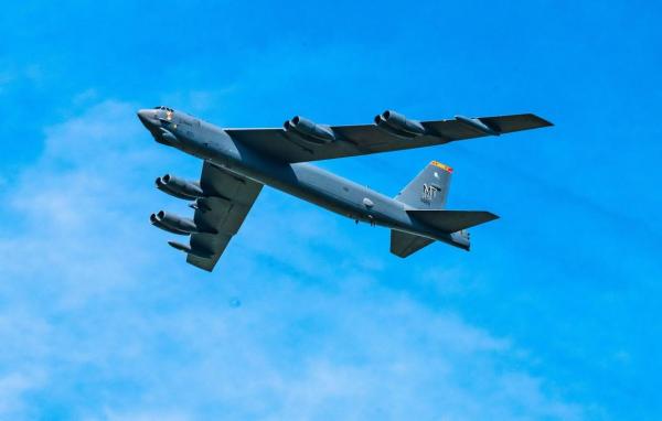 NATO va începe săptămâna viitoare o serie de exerciții nucleare la care vor participa inclusiv bombardiere B-52