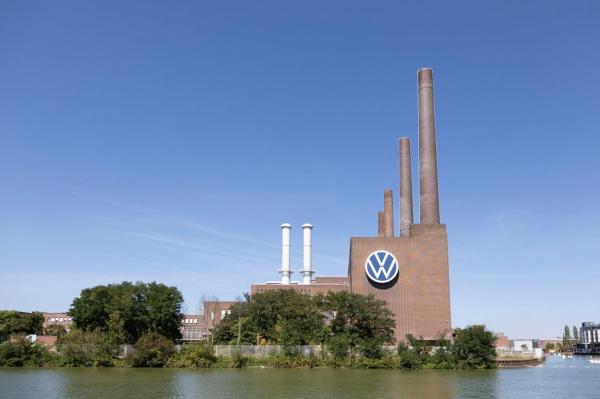 Problemele cu lanțul de aprovizionare vor deveni norma, avertizează șeful Volkswagen. Constructorul are 150.000 mașini neterminate din cauza crizei semiconductorilor