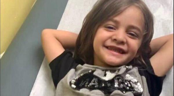 Copilul de 3 ani al femeii a fost împuşcat în cap