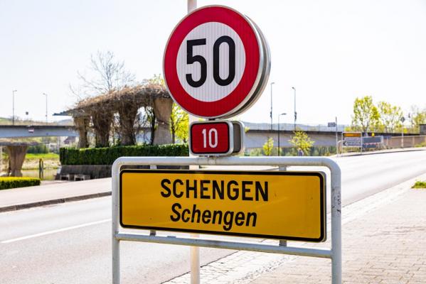 Aderarea României la spaţiul Schengen, în dezbatere miercuri în Colegiul Comisarilor. Consiliul UE ar urma să voteze pe 9 decembrie