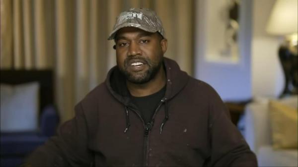 Mesajul "ascuns" transmis de Kanye West: de ce vinde hanorace cu 20 de dolari pe care scrie Ye24