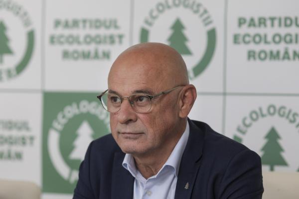 Dănuţ Pop, şeful Partidului Ecologist, reţinut de DNA. E acuzat de trafic de influenţă după ce ar fi primit 10.000 de euro
