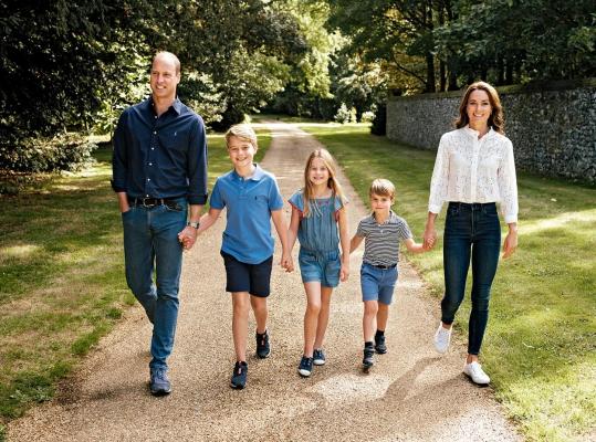 Prințul William și Kate Middleton, alături de cei trei copii
