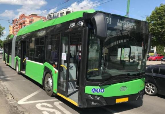 Bucureștiul va avea 100 de troleibuze și 100 de autobuze electrice noi, anunță primarul Nicușor Dan