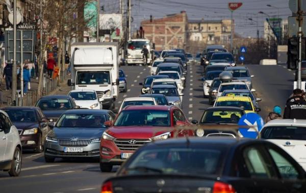 Câţi ani trebuie să strângă bani un român cu salariul minim ca să-şi cumpere maşină cu programul Rabla