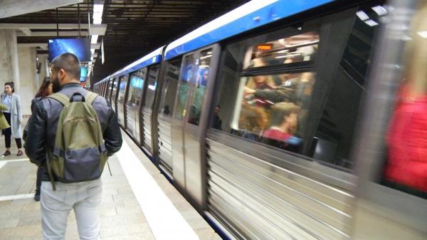 Metrorex a anunţat programul de sărbători. Cum vor circula metrourile în noaptea de Revelion