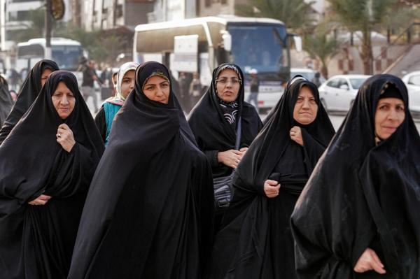 A desfiinţat Iranul poliţia moravurilor şi va schimba legea hijab-ului? Ce spun analiștii și guvernul de la Teheran