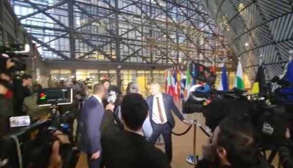 Reacția CNA, după ce jurnaliștii români au fost ținuți la distanță cu bodyguarzi de ministrul austriac de Interne, la Bruxelles
